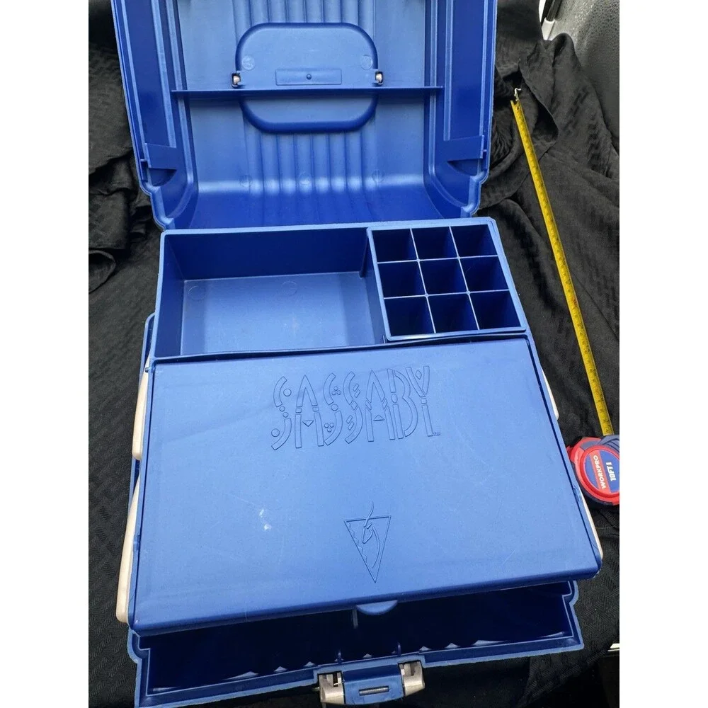 1990’s Sassaby Electric Blue Make-up Case. 103-07 Model!